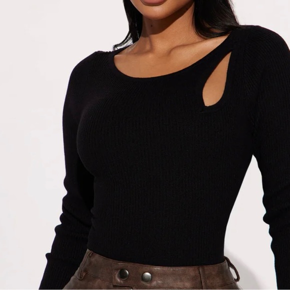 Tops - • Crewneck Sweater NWT 
Long Sleeve, black 
Cut Out